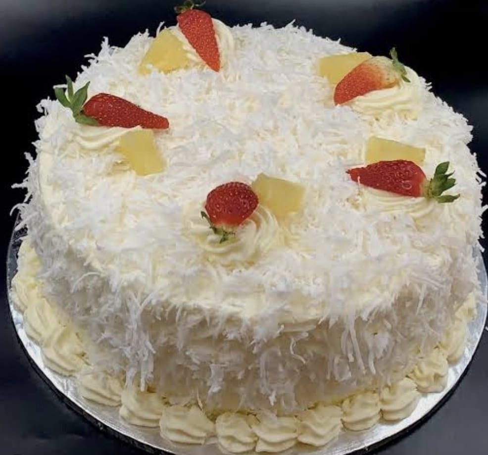 White Chocolate Pineapple Cake