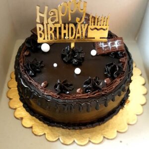 Kitkat chocolate cake